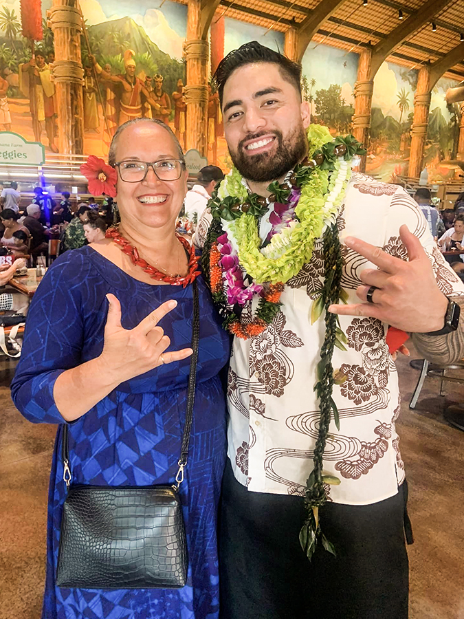 Delsa Moe and Manti Te'o at Polynesian Football Hall of Fame, 2023